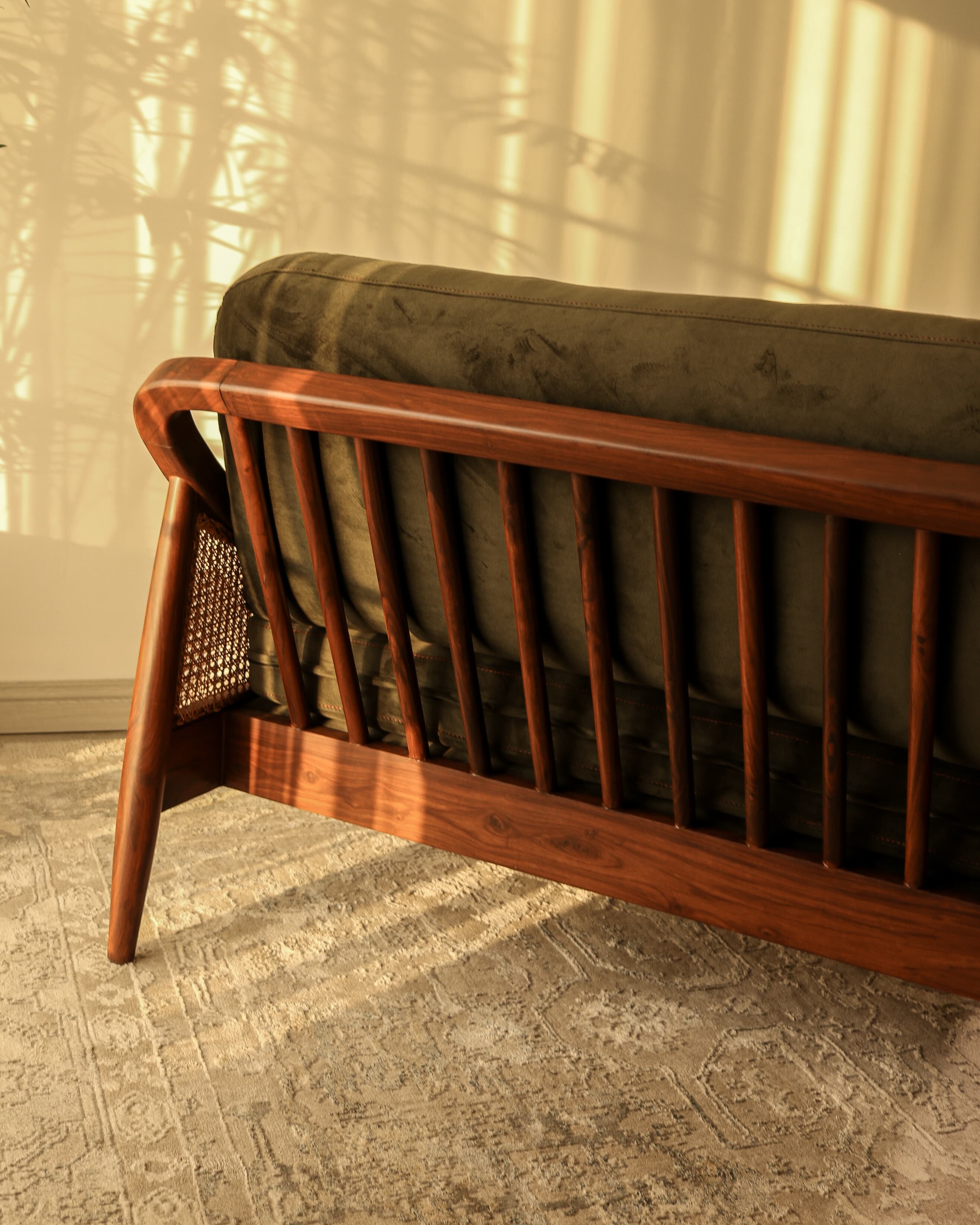 Reya Loveseat