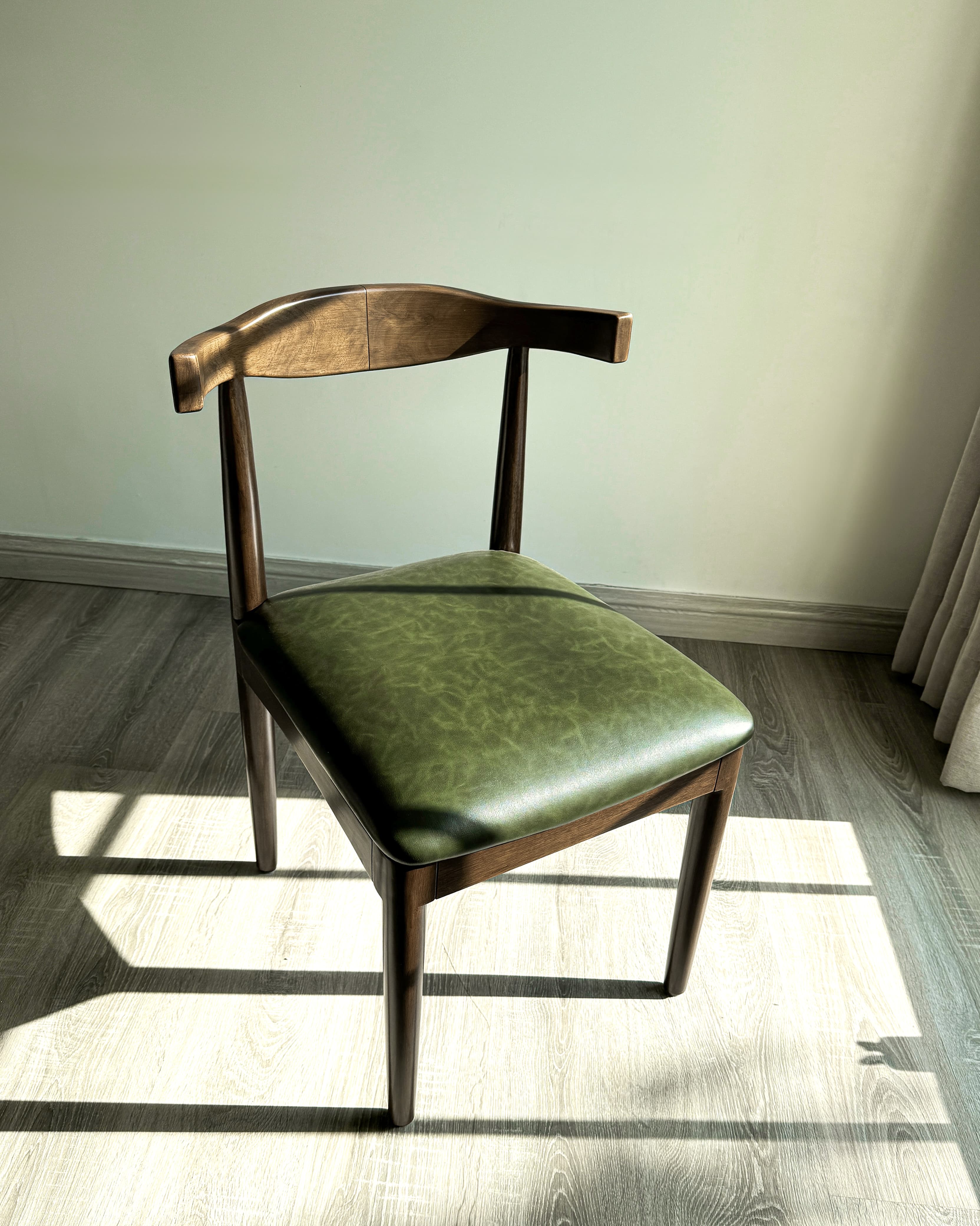 Elbow Chair