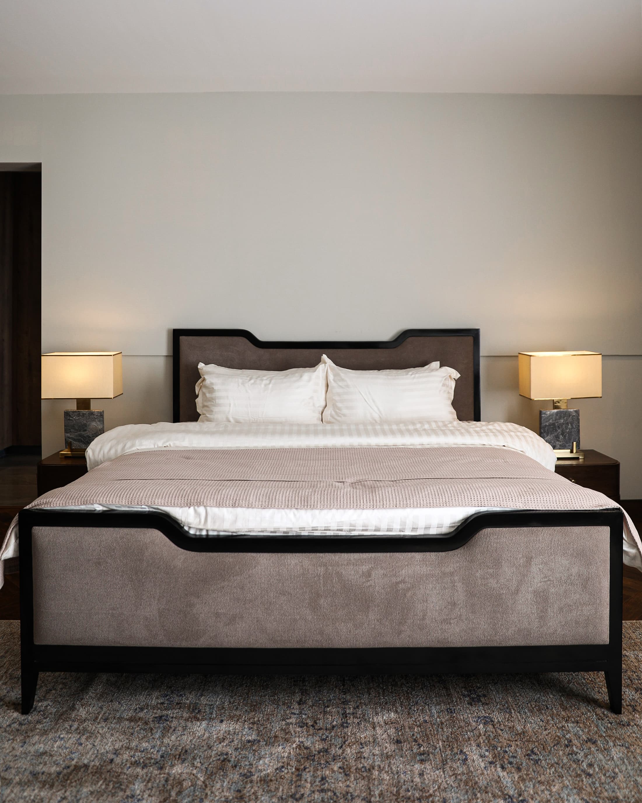 Monochrome Bed