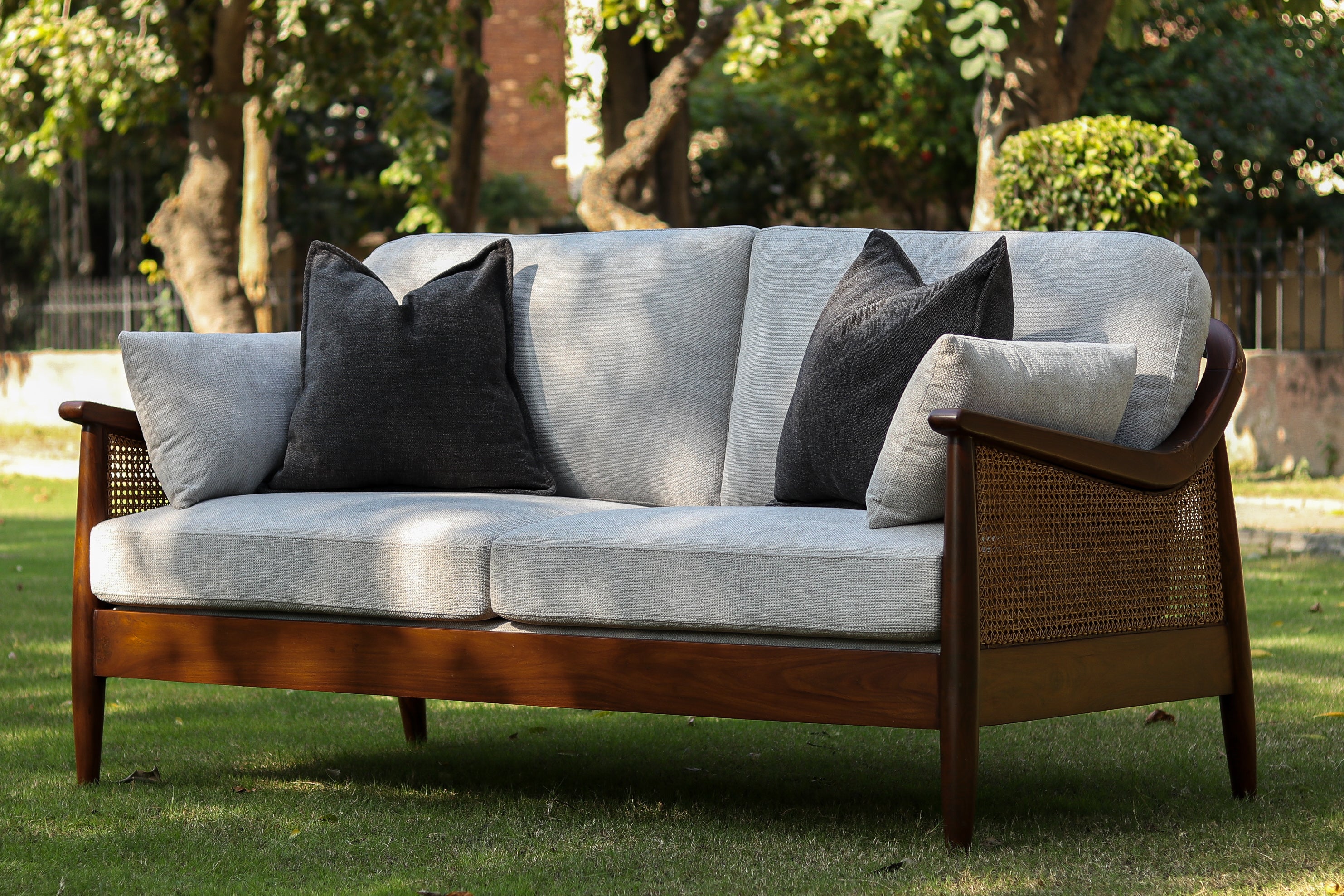 Reya Sofa