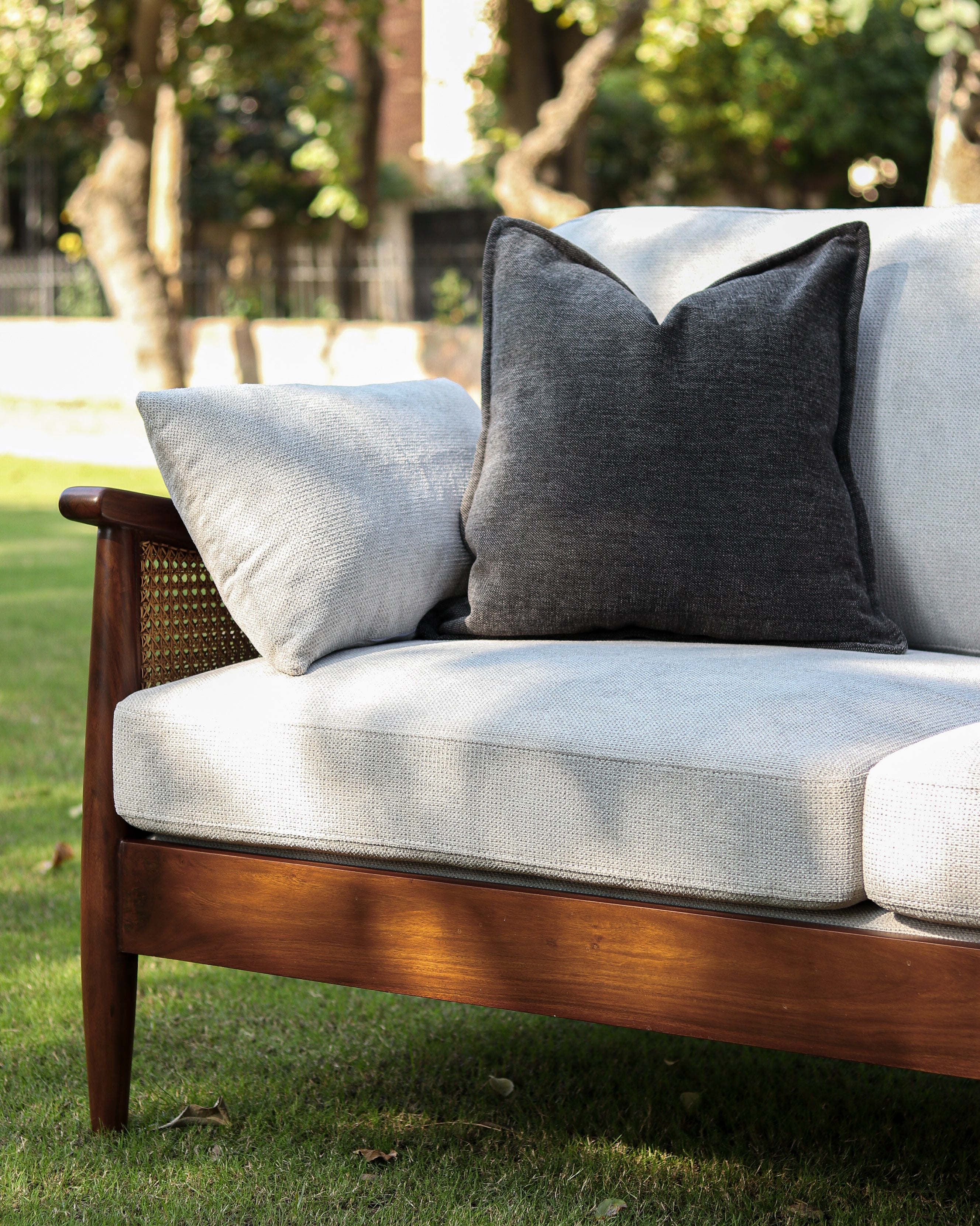 Reya Sofa