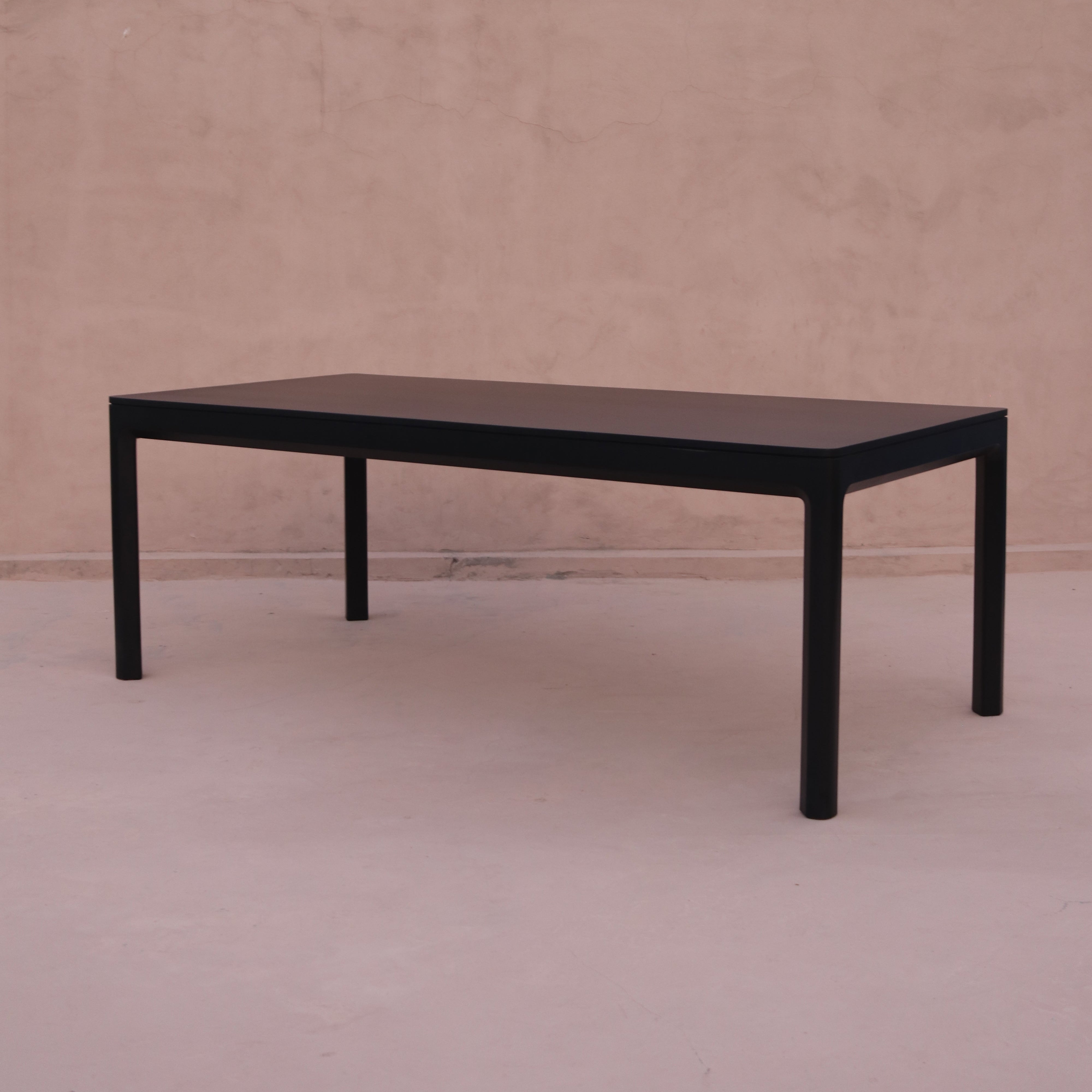 Frame 01 Table