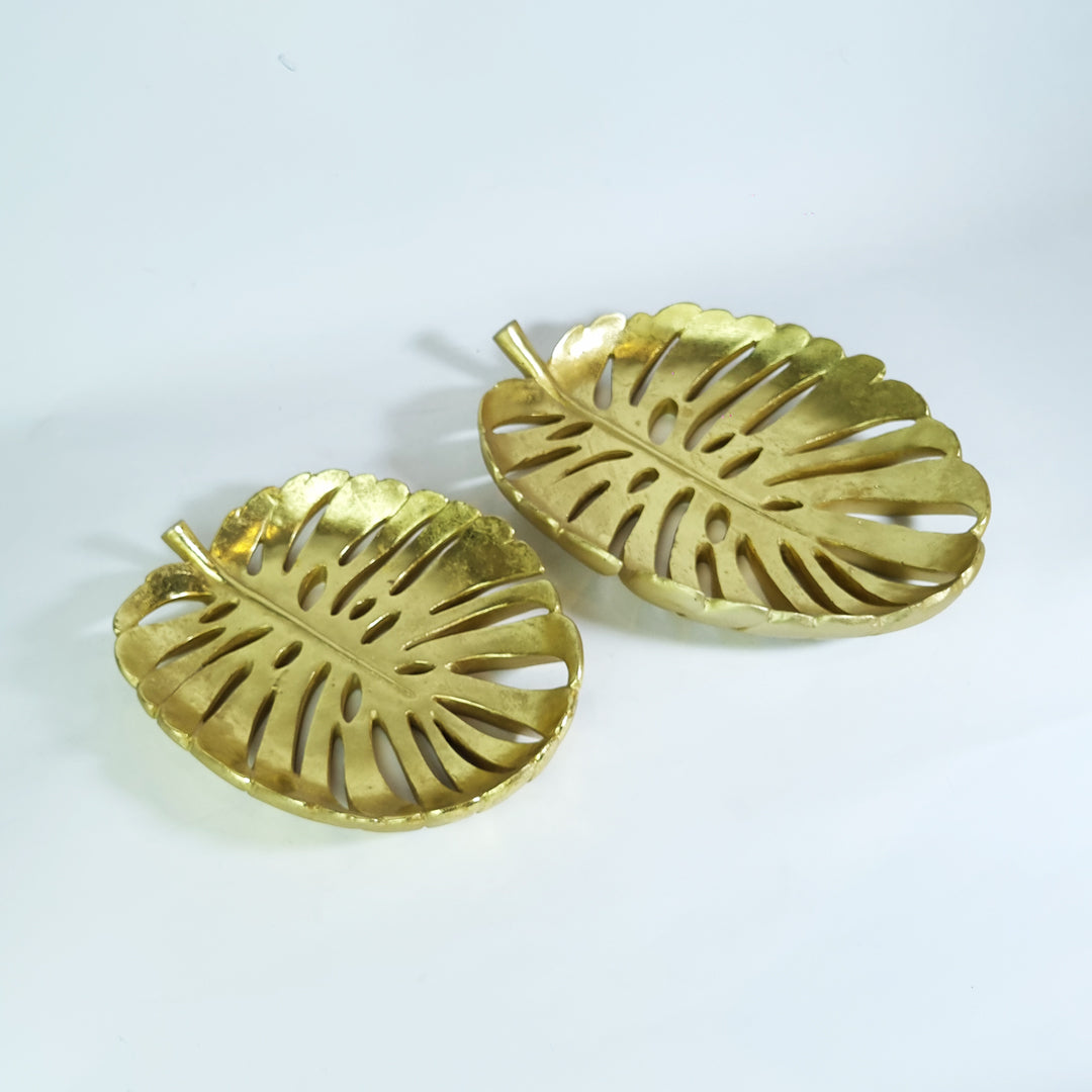 Gold Monsetera Leaf